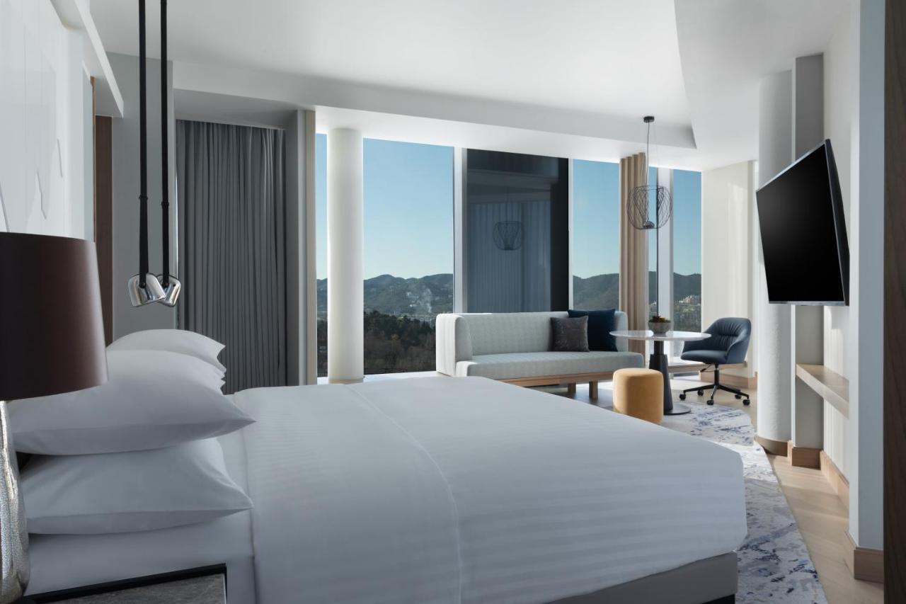 Tirana Marriott Hotel Kültér fotó