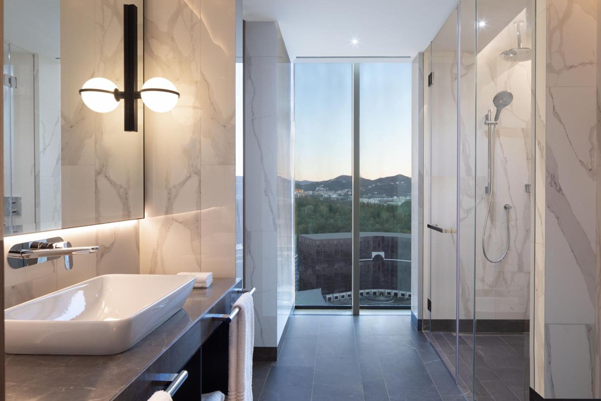 Tirana Marriott Hotel Kültér fotó