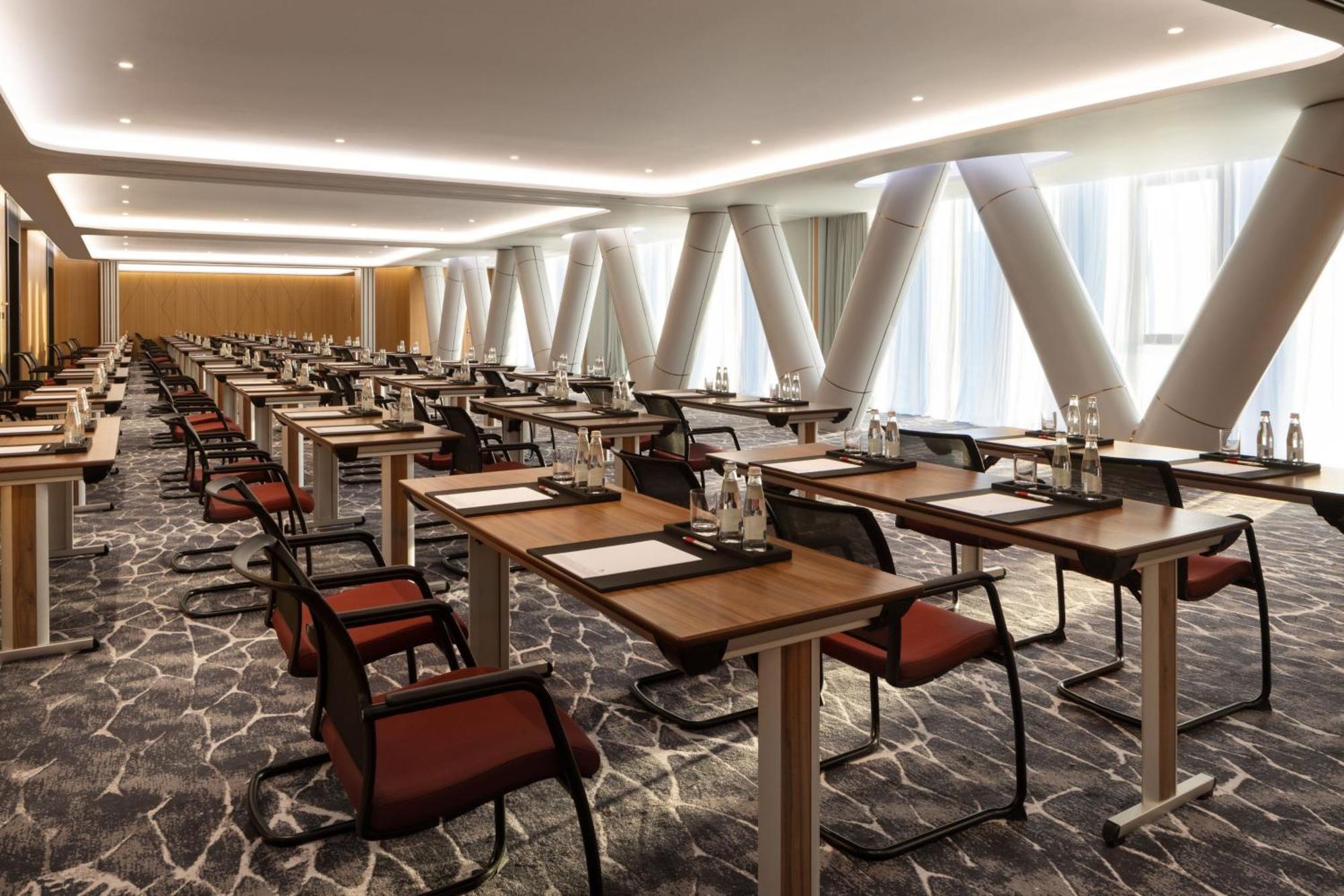 Tirana Marriott Hotel Kültér fotó