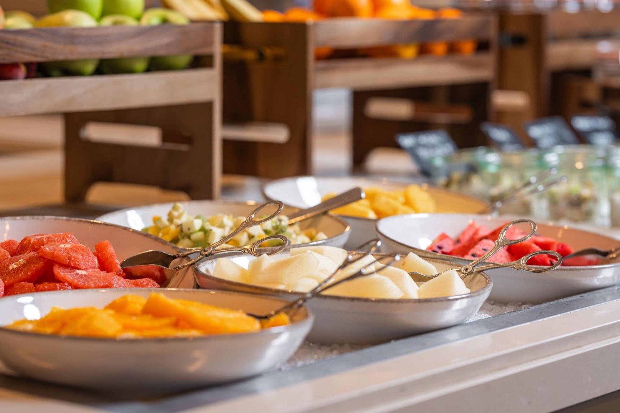 Tirana Marriott Hotel Kültér fotó